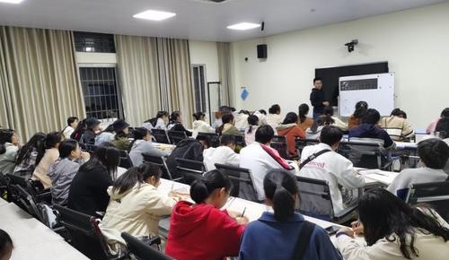 2021年高校新增设37个专业，为何这样调整，有你感兴趣的专业吗？