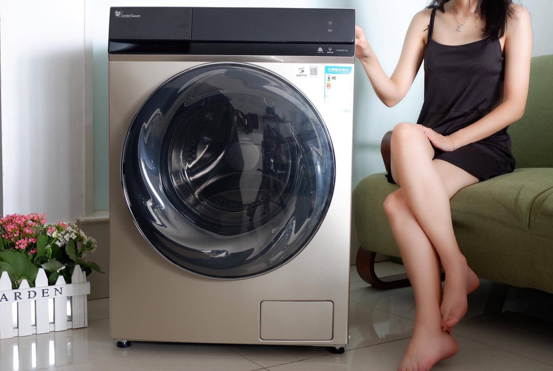 亿万气泡超强去污技术，小天鹅超微净泡水魔方洗烘一体洗衣机体验