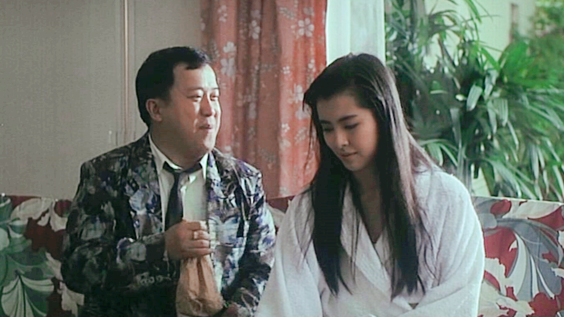 32年前王祖贤这部港片，“破尺度”出演，虽删减8分钟却依然经典