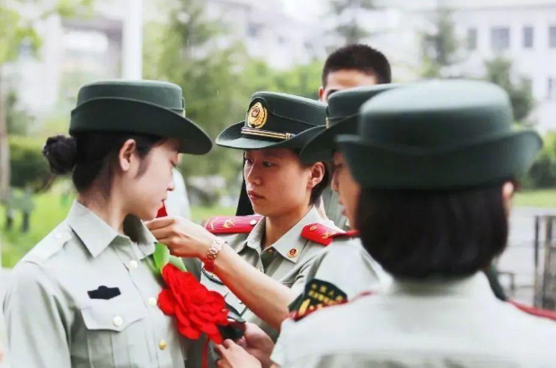 在校大学生参军,在校大学生参军的条件及待遇