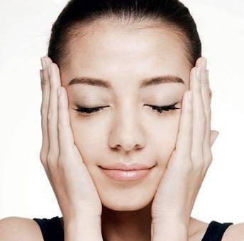 用爽肤水真的是在补水吗？关于爽肤水的几个真相，没用对等于浪费