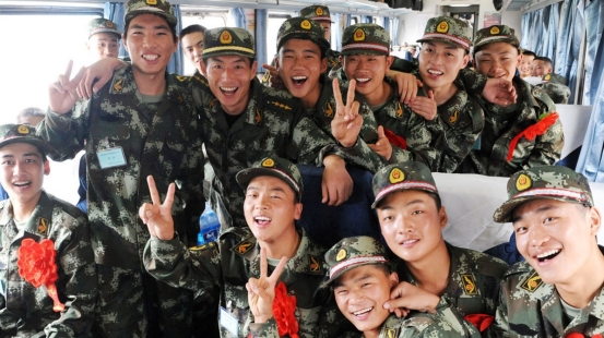 大学生毕业前入伍，和毕业后当兵待遇差距不小，学生要了解清楚