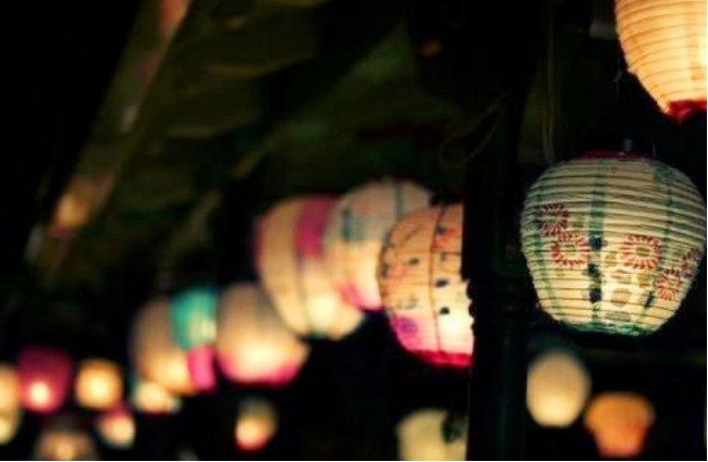 “蓦然回首，那人却在，灯火阑珊处”大家都会背，但有几人知其意