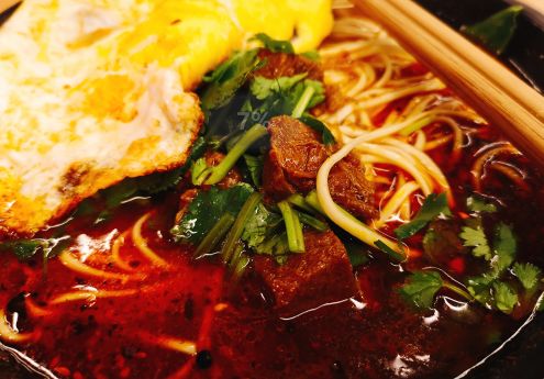 重庆这所高校：坐拥四大校区，出门就是地铁，食堂宿舍堪称