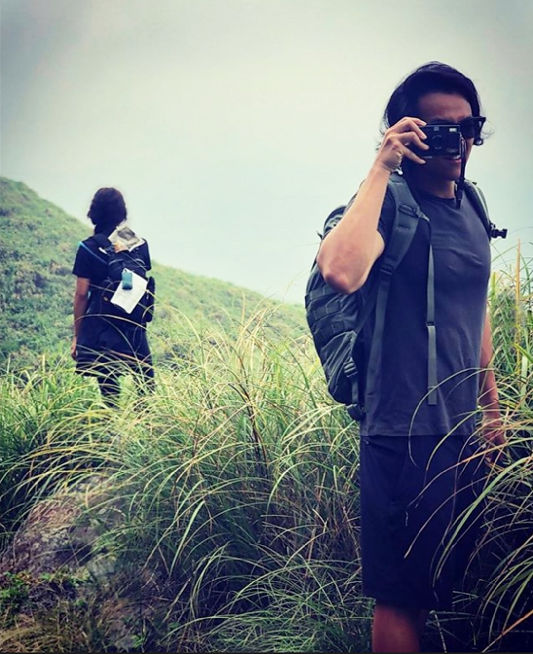 彭于晏也"放飞自我"了,长发造型洒脱不羁,这些男星长发也很帅