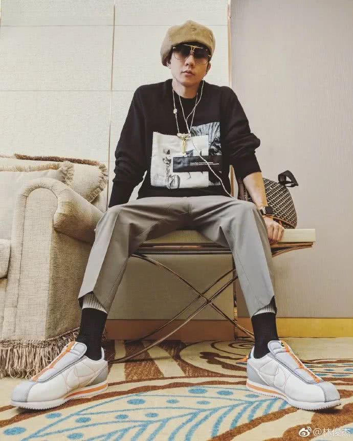 林俊杰最豪的球鞋是81万的它,而最爱的那双谁也猜不到!