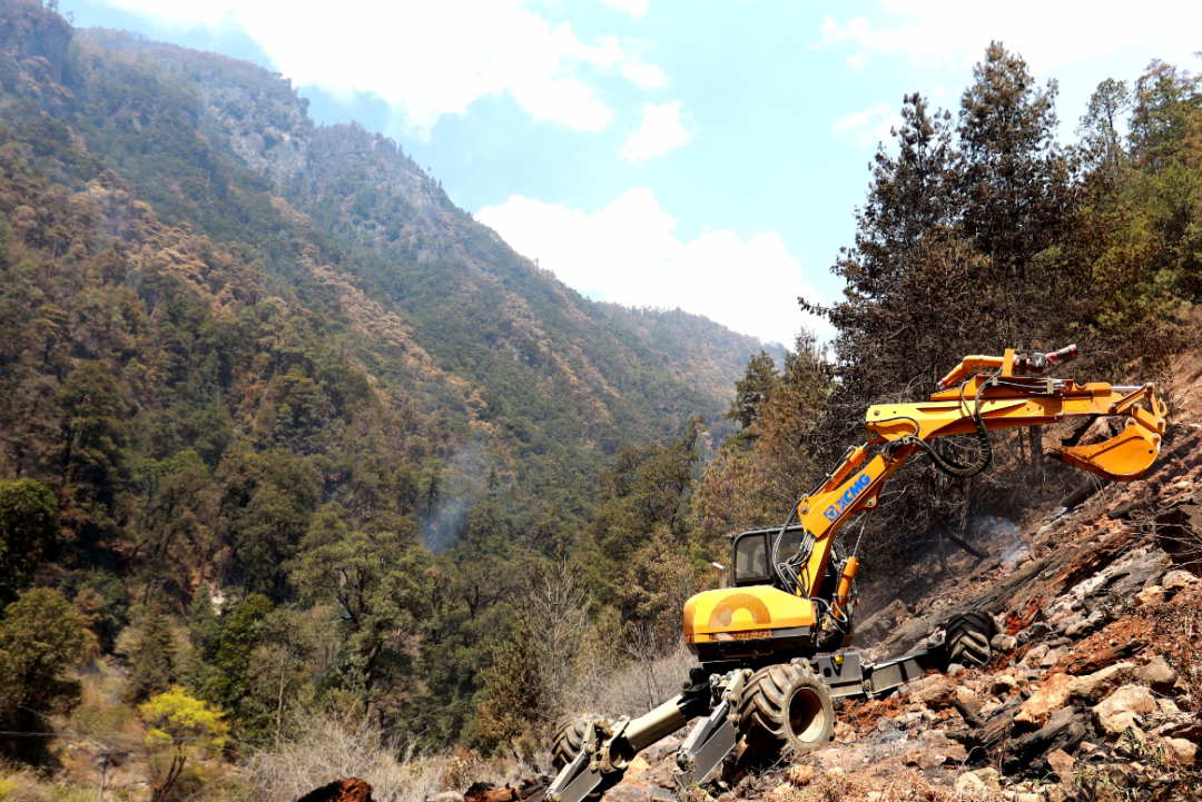 紧急驰援！徐工多地形智能应急救援平台凉山木里救火显神威
