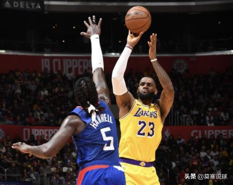 nba为什么不中投(中距离投篮越来越少，并不是因为低效，是因为太难了)