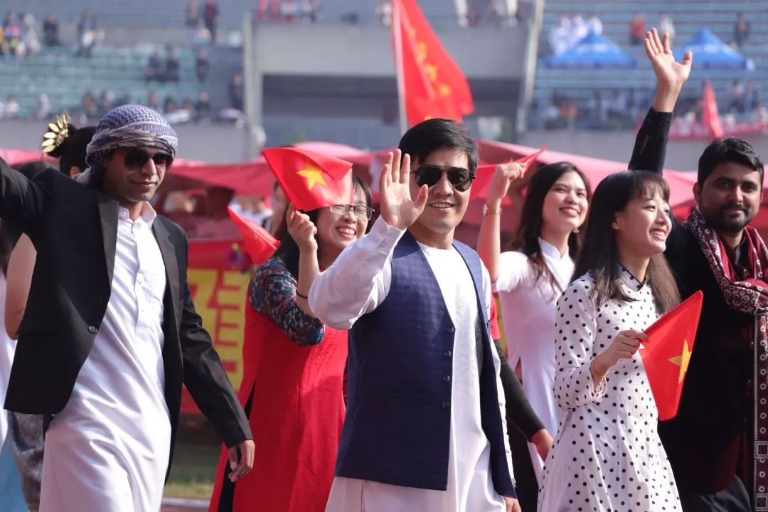 中南大学第二十届校运动会开幕！快来pick你最喜欢的方阵！