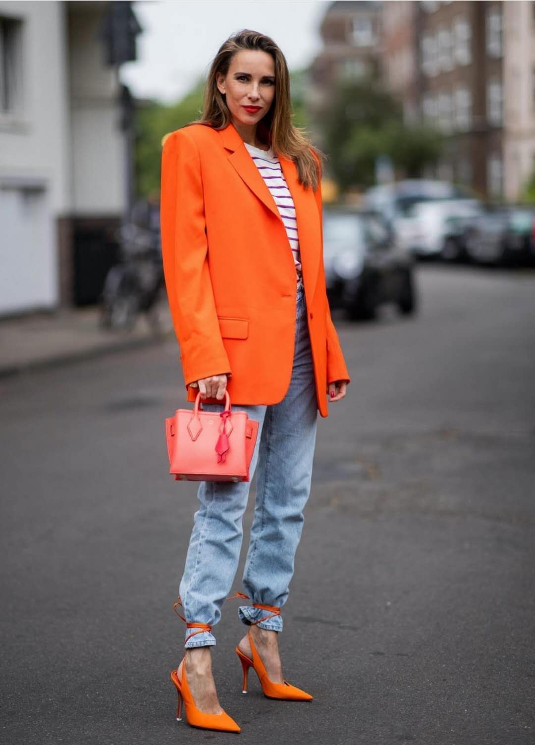 用科学的方法，美学的态度，探究服装色彩搭配的原则和方法