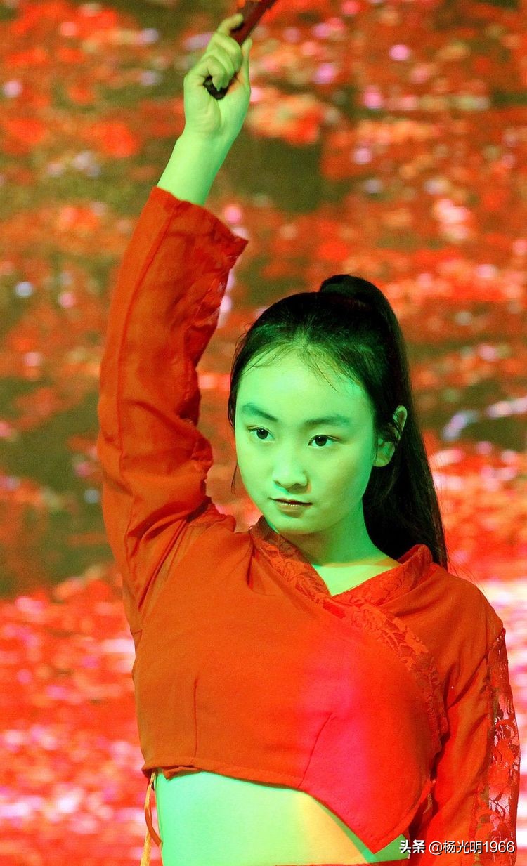 施秉一中：唱响青春   舞动人生