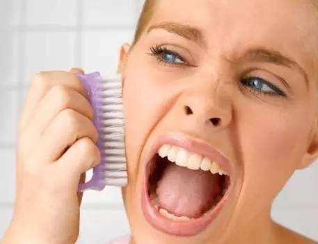 一到冬天皮肤就发红、刺痛，我们到底应该怎么护肤