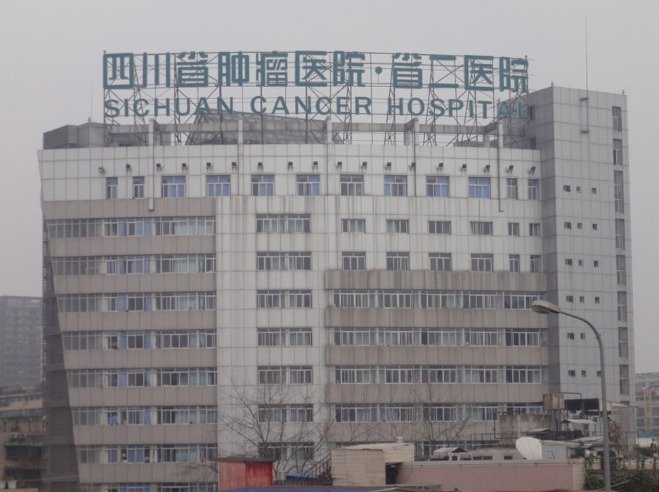 2013年，26岁女大学生弑母后抛尸工地，面对审讯她面露微笑