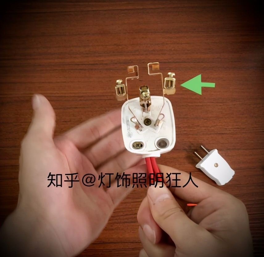 開關插座哪家強？14個品牌插座硬核測評