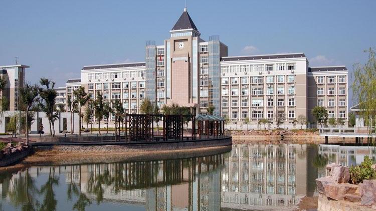 金华市“名扬一域”的6所高中，县高人才辈出，东阳中学走出8院士