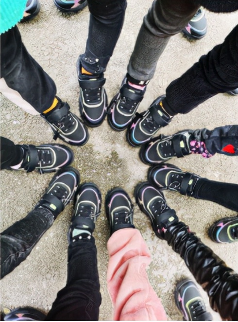 积极践行社会责任，百丽国际为4所山区小学捐赠冬鞋