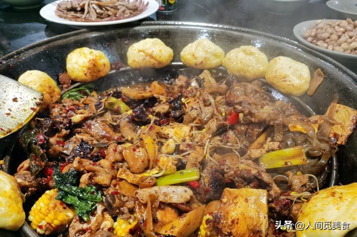 昆明大排档界的“排队王”，店里只卖一道菜，现杀现吃年入上千万