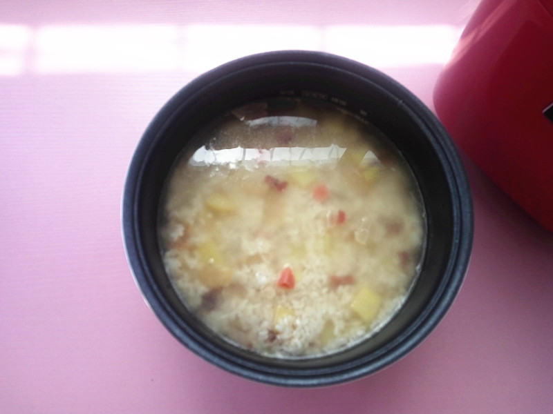 臘肉飯的做法,臘肉飯的做法電飯煲做