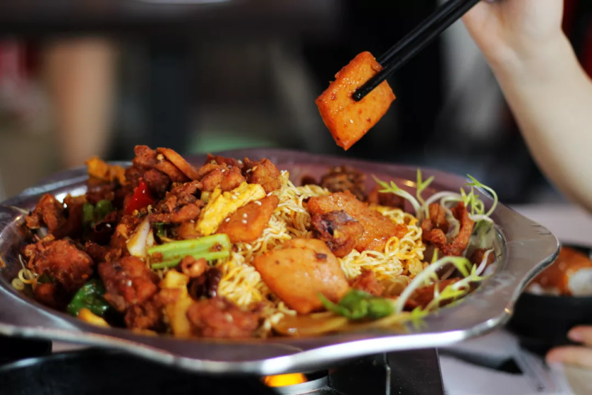 重庆超豪华大学：依山环水，占地2390余亩，校内出行还得坐车