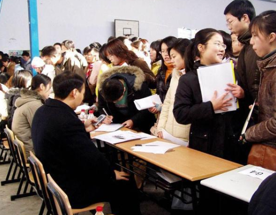 公办专科和民办本科的区别，很多人毕业才懂，选择影响未来发展