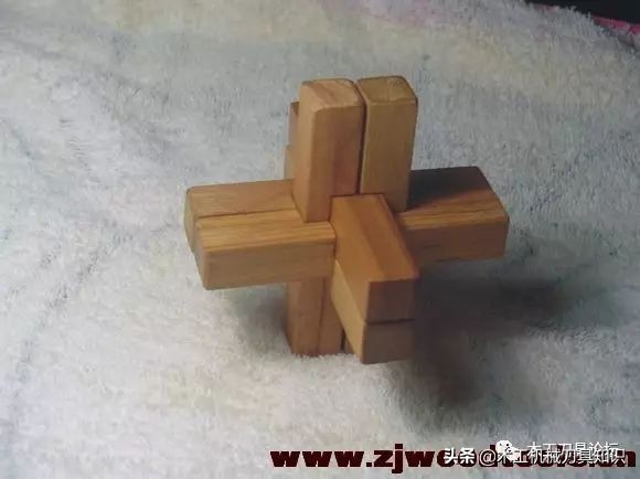 鲁班锁用柱黄金搭档，二十柱可拼四百式详细流程