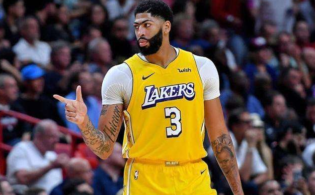 nba穿三号的中锋球员有哪些(历史3号球星组一队啥水平?