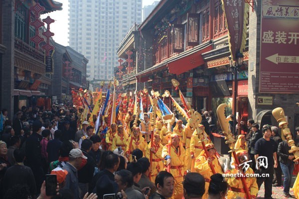 冯骥才《俗世奇人》新作之八：《跟会》