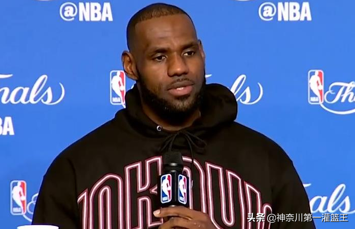 齐小侠为什么不签约nba球员(NBA记者都反感詹姆斯？国产名记爆料，他太喜欢装腔作势耍大牌了)