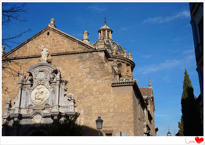 西班牙格拉纳达景点融汇着穆斯林犹太教和基督教风格的历史名城