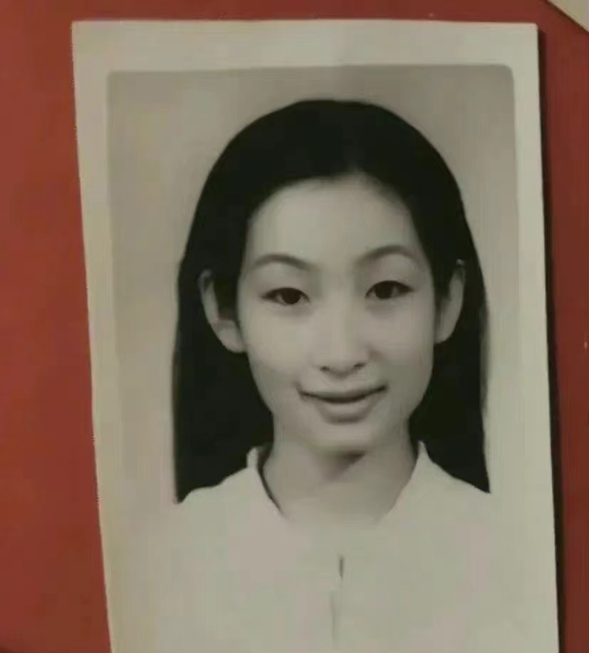 中戏96级艺考证件照曝光！章子怡清纯，秦海璐变化太大险认不出