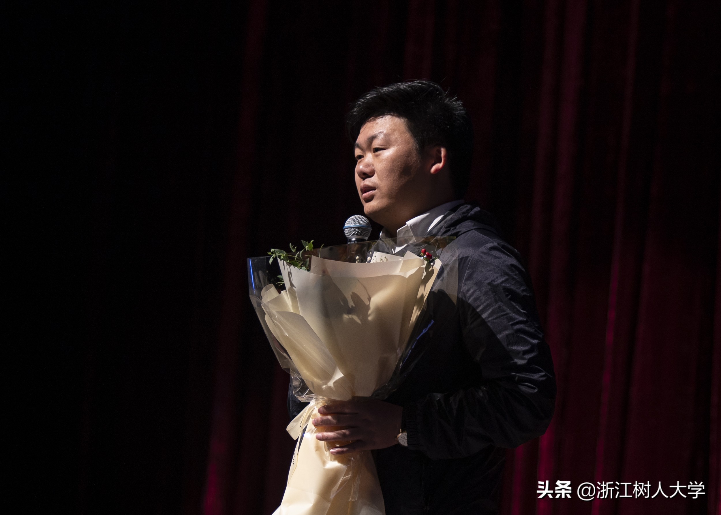 我校艺术学院举行建院20周年庆典活动暨迎新文艺汇演