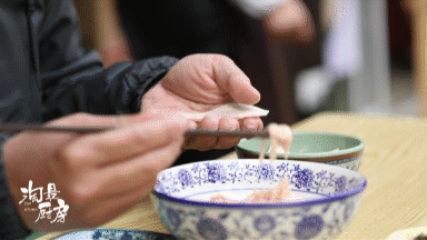 老虎脚爪、油墩子......这些上海人才懂的暗号，你能猜对几个？