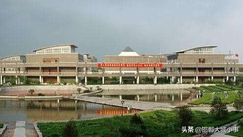 邯郸学院和cba哪个好(邯郸学院是一所什么档次的大学呢？)