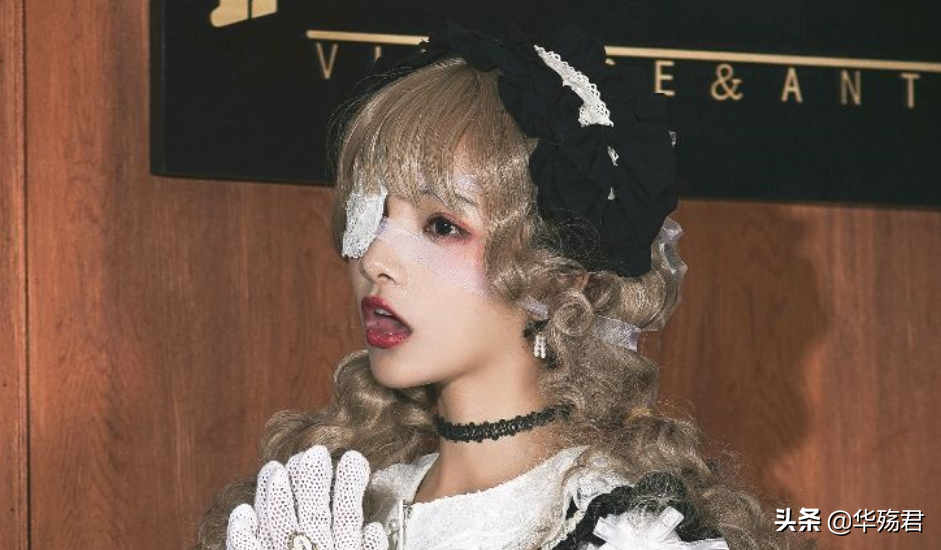 动漫与现实中，女生常戴在脖子上的饰品是什么，有什么意义？