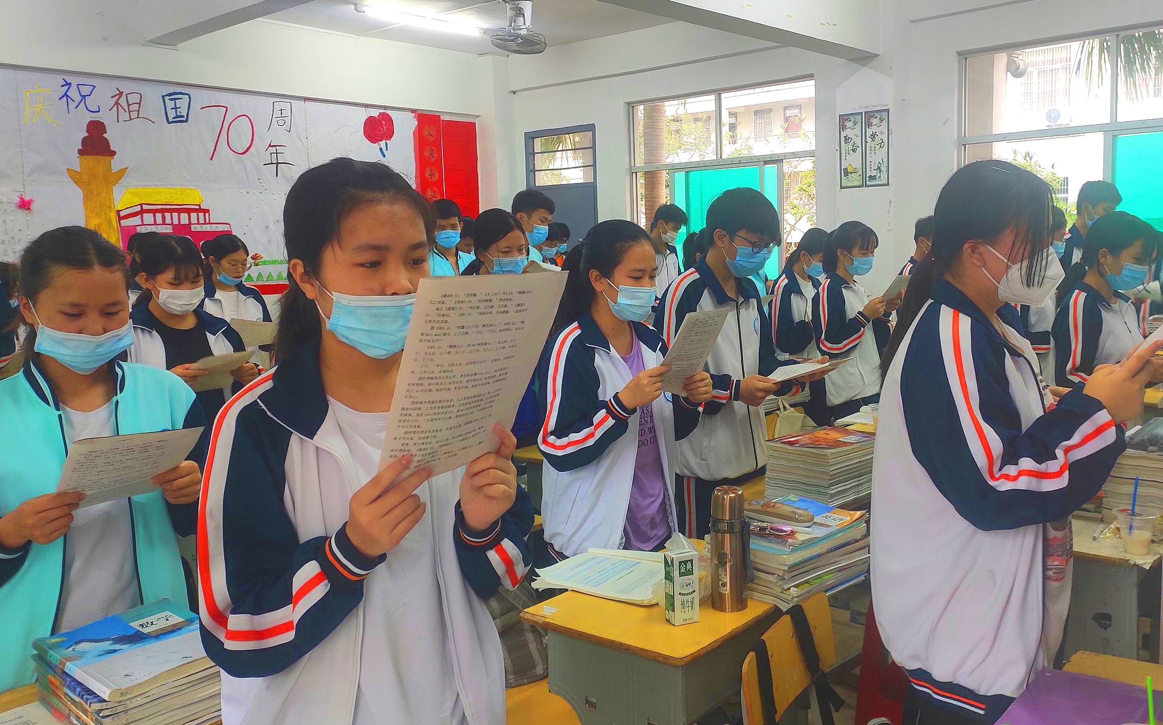 万宁市第二中学：“低进优出”，映日的荷花别样的红