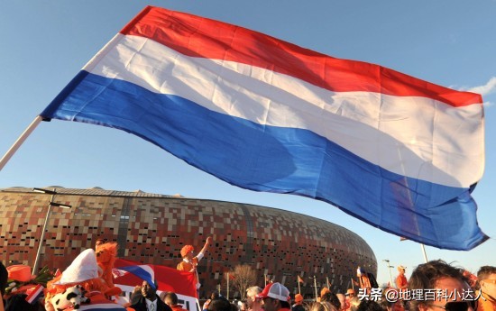 欧洲有哪些国家的国旗是红白蓝三色的?