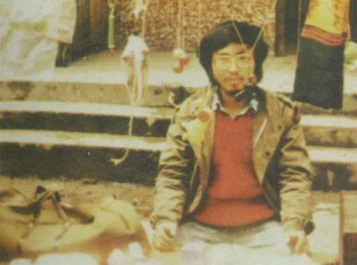 15岁考入北大的天才诗人，25岁却卧轨自杀，海子父亲：不该学文科