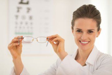 学会这些调整方法，镜架变形自己也调整