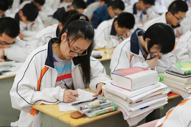 2021年高考分析：学生选择这些科目组合，分数再低，也能躺赢