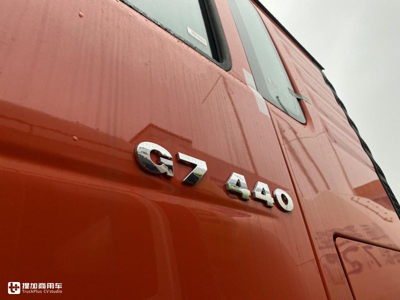 汕德卡主力工程车，440大马力舒适又高端，最强国产自卸车来了