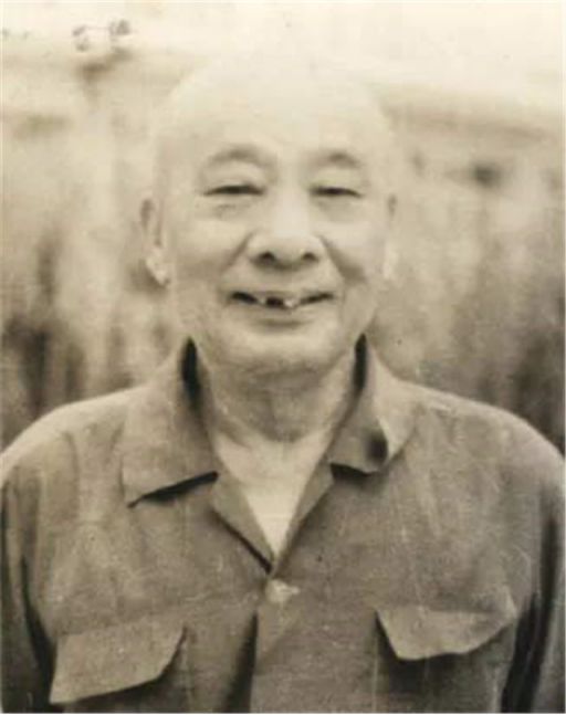 �й��ع�ʷ�ϵ�һ��˫�ؼ����51�������̣���˵����������֪����