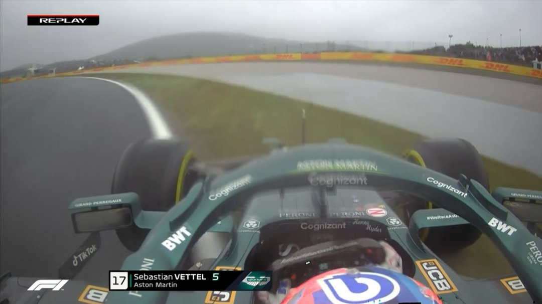F1土耳其站正赛：博塔斯赛季首冠，两位“白牛”车手包揽二三