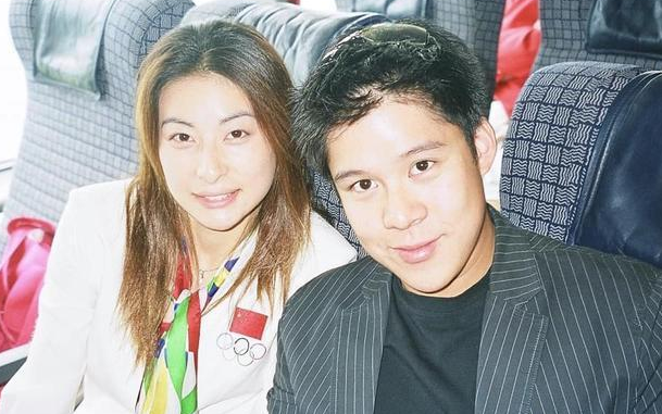 郭晶晶结婚九周年喊话霍启刚，余生家里小事不用指教，霸气又体贴