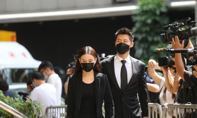 窦骁的富贵情史，与2位富家女擦肩而过后，靠魅力征服了赌王千金