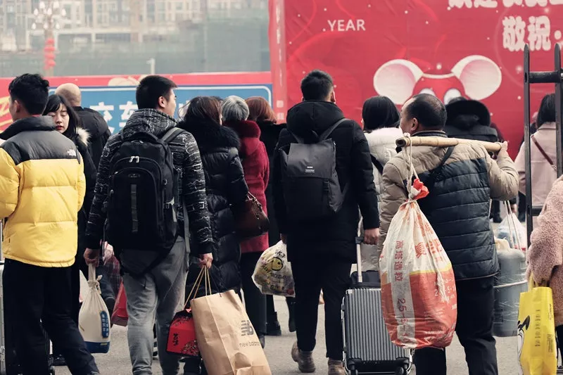 实拍南充各汽车站、火车站里的春运，你到家了吗？