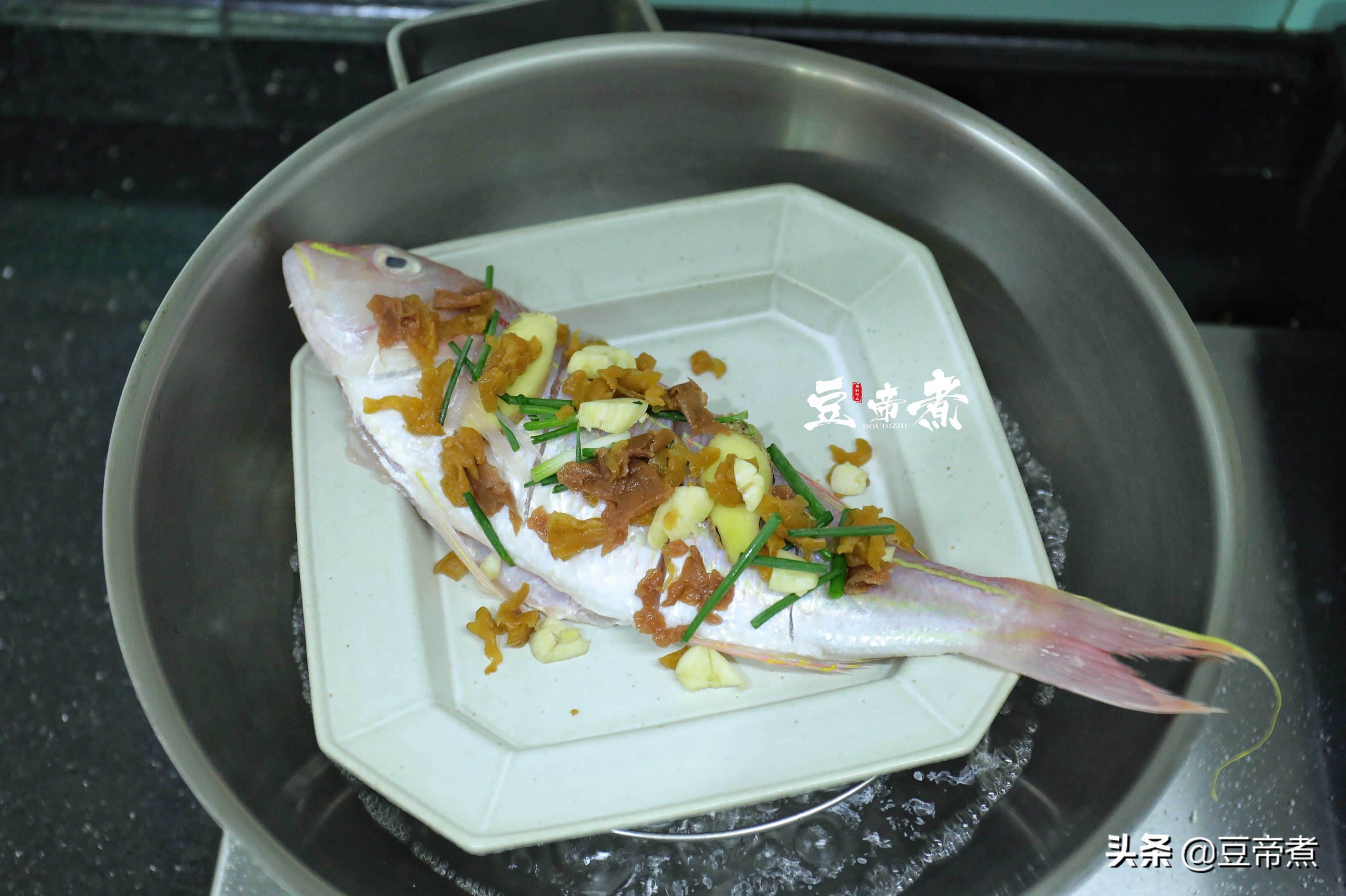 農家燉魚,農家燉魚最好吃的做法