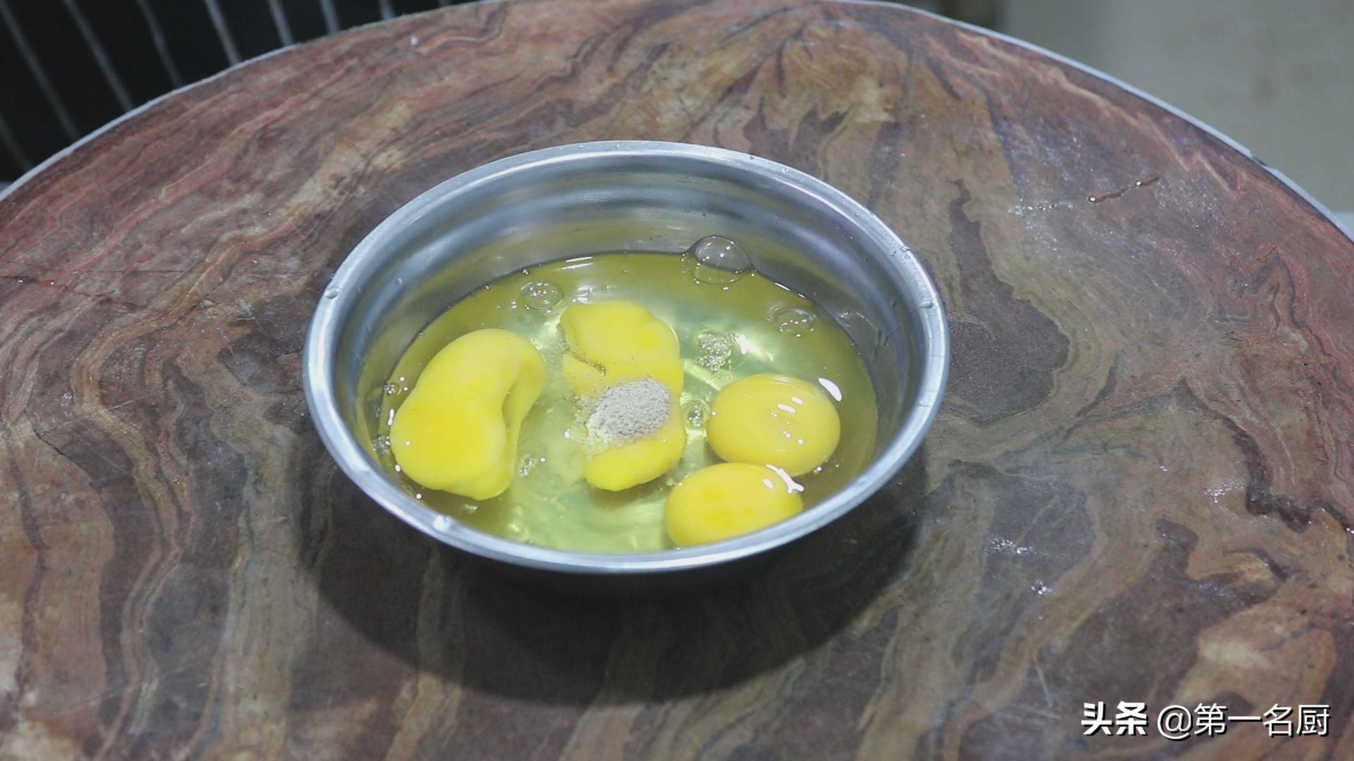 西葫芦炒鸡蛋怎么做好吃（这个做法脆嫩鲜香又营养）