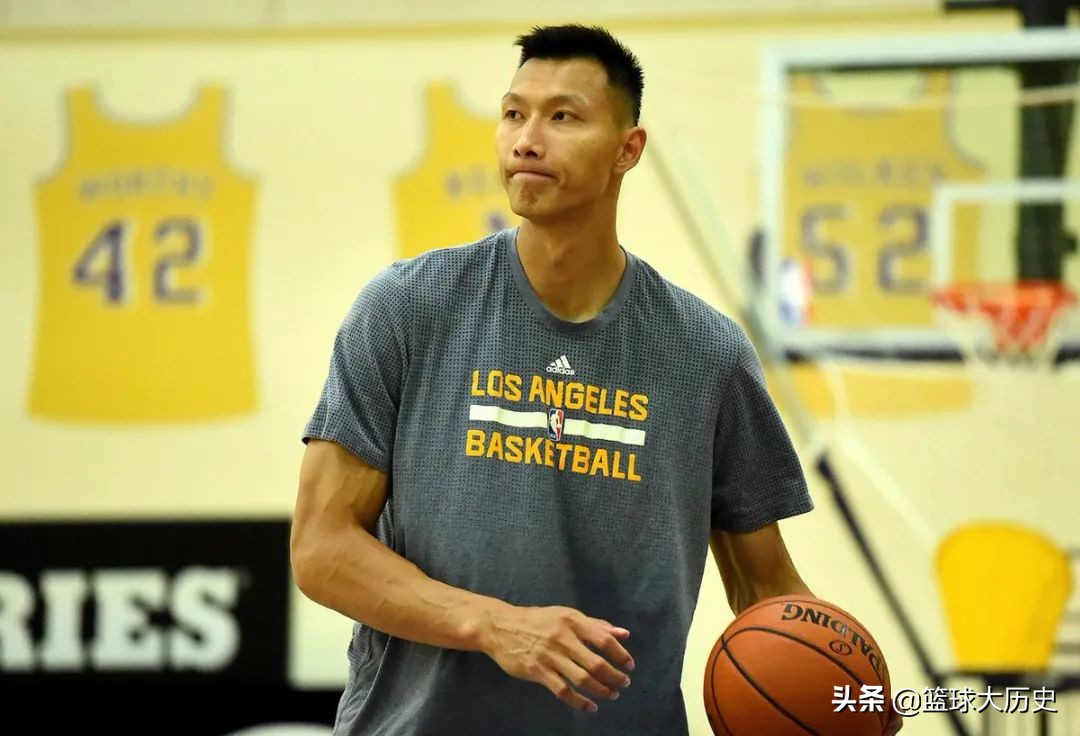 为什么和nba解约(69天！易建联短暂的湖人时光，分明能留下来，为何主动解约？)