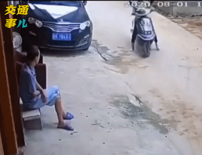 动图警示：汽车油门与刹车辨识，新手必看！