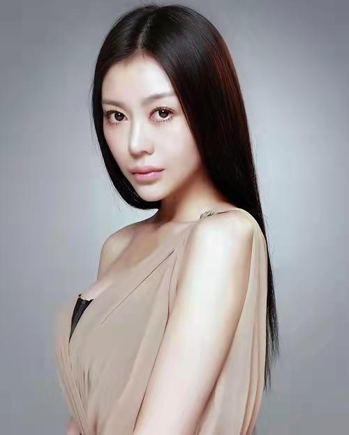 李云迪嫖娼被抓人生尽毁，郎朗娶妻生子事业兴旺，一文说明原因